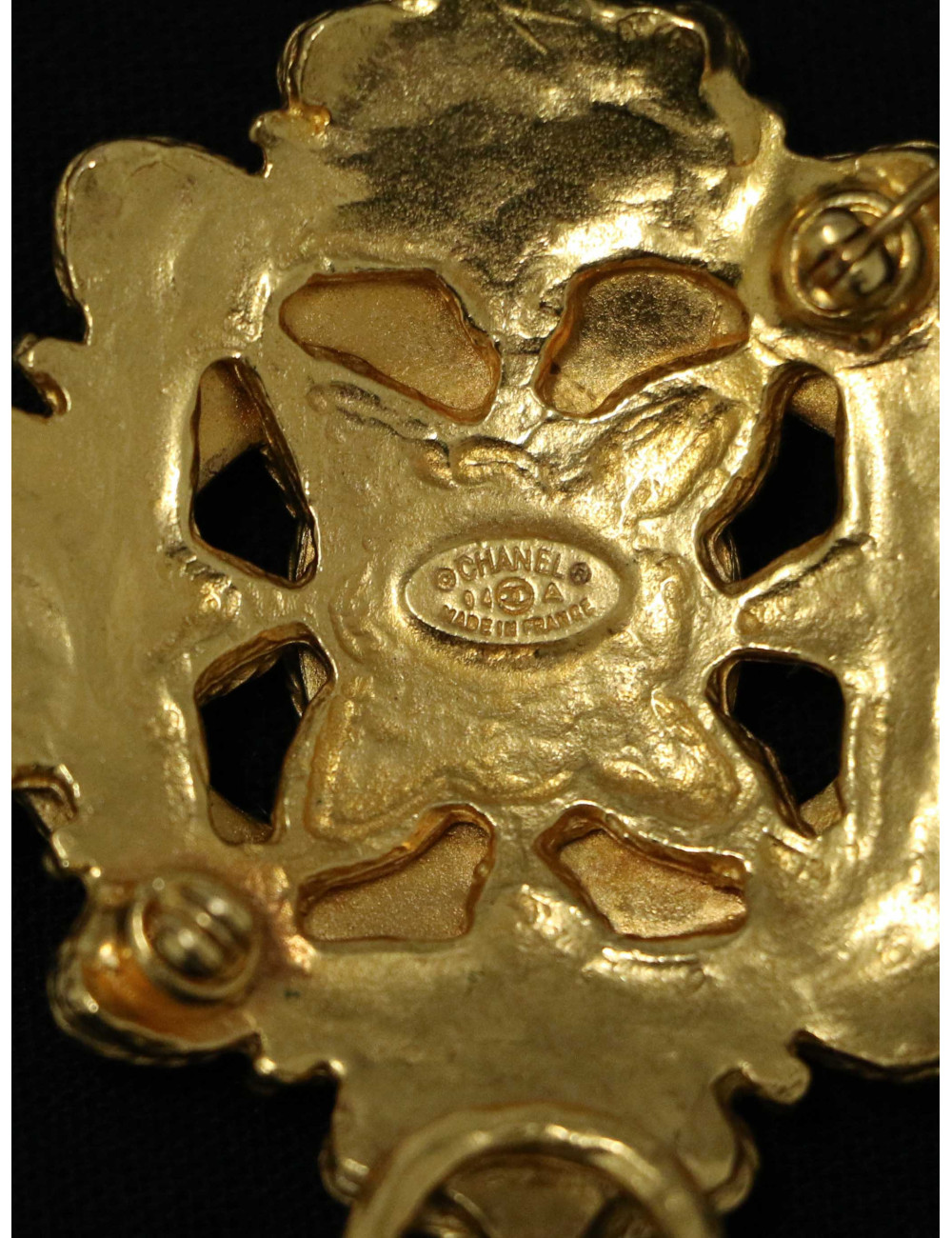 Broche Chanel vintage pâte de verre vert rouge