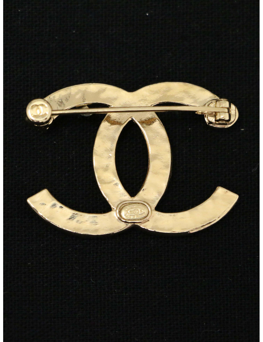 Broche Chanel CC et strass