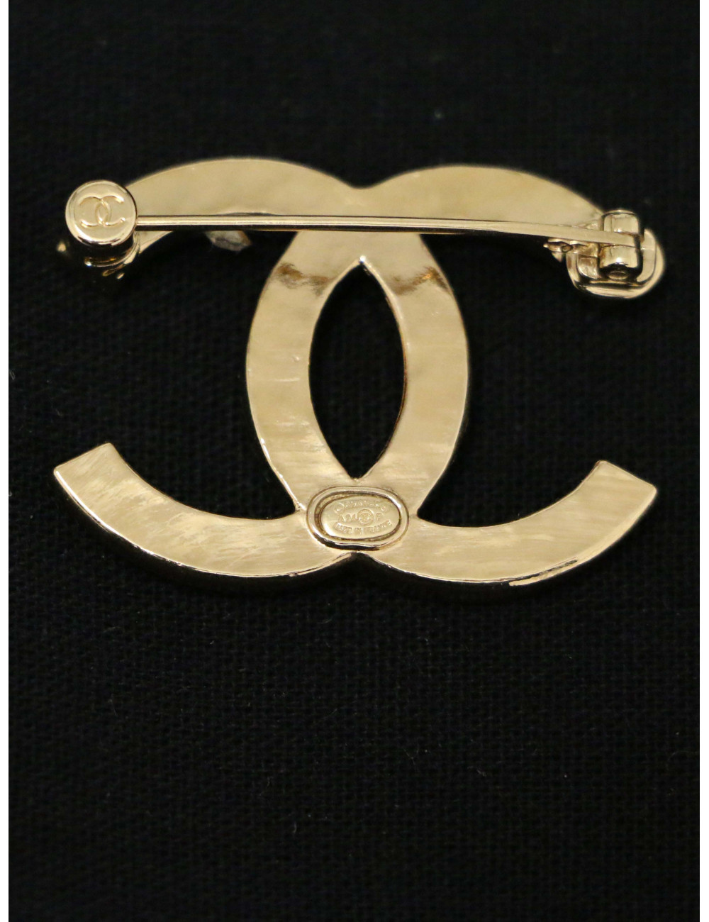 Broche Chanel CC et strass