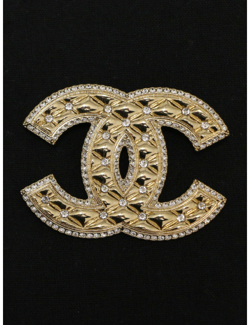 Broche Chanel dorée matelassé
