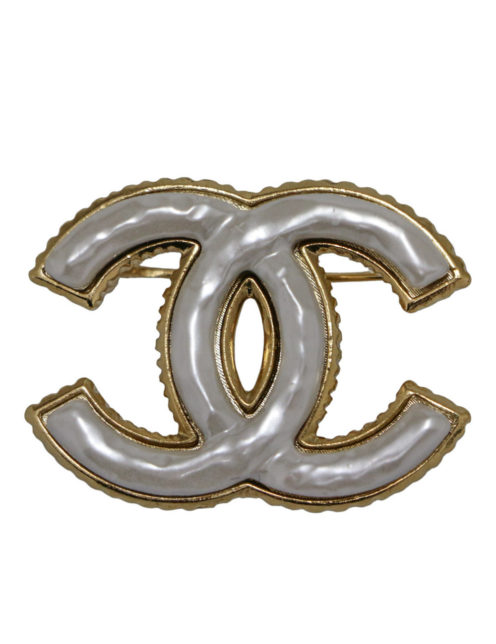 Broche Chanel émaillée nacre
