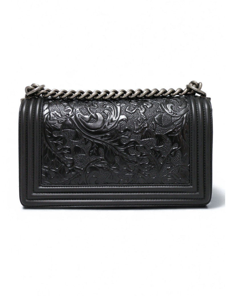 Sac Boy CHANEL cuir embossé noir