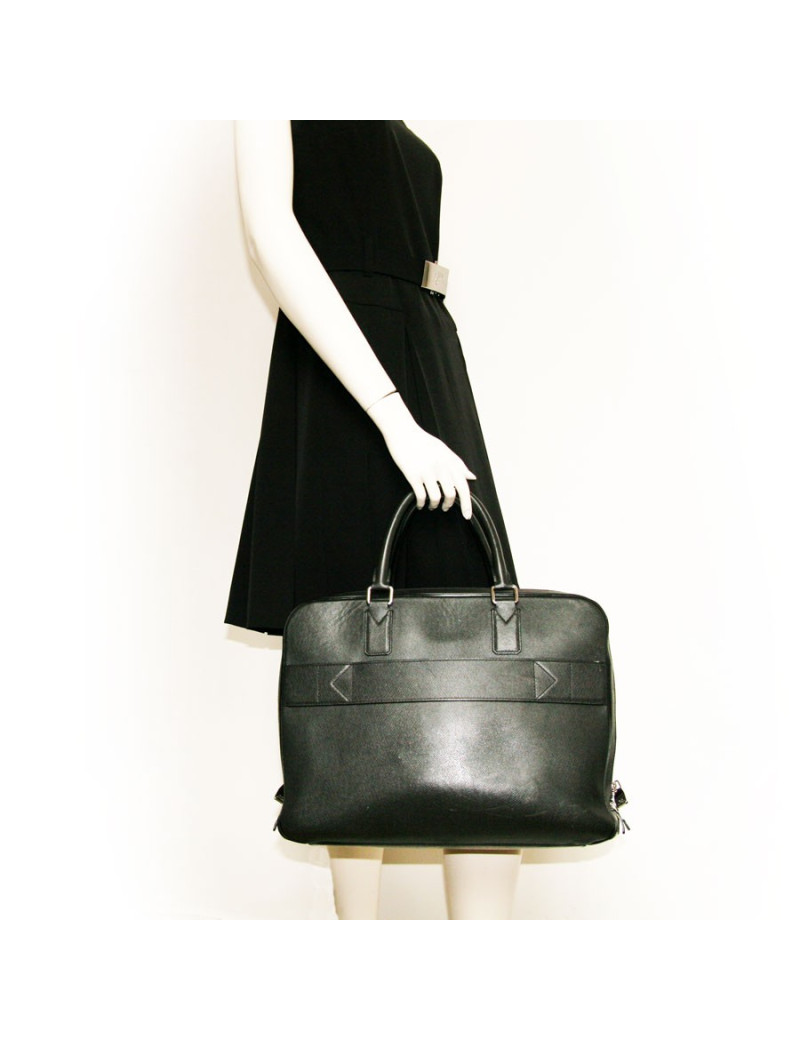 Sacoche LOUIS VUITTON en cuir épi noir