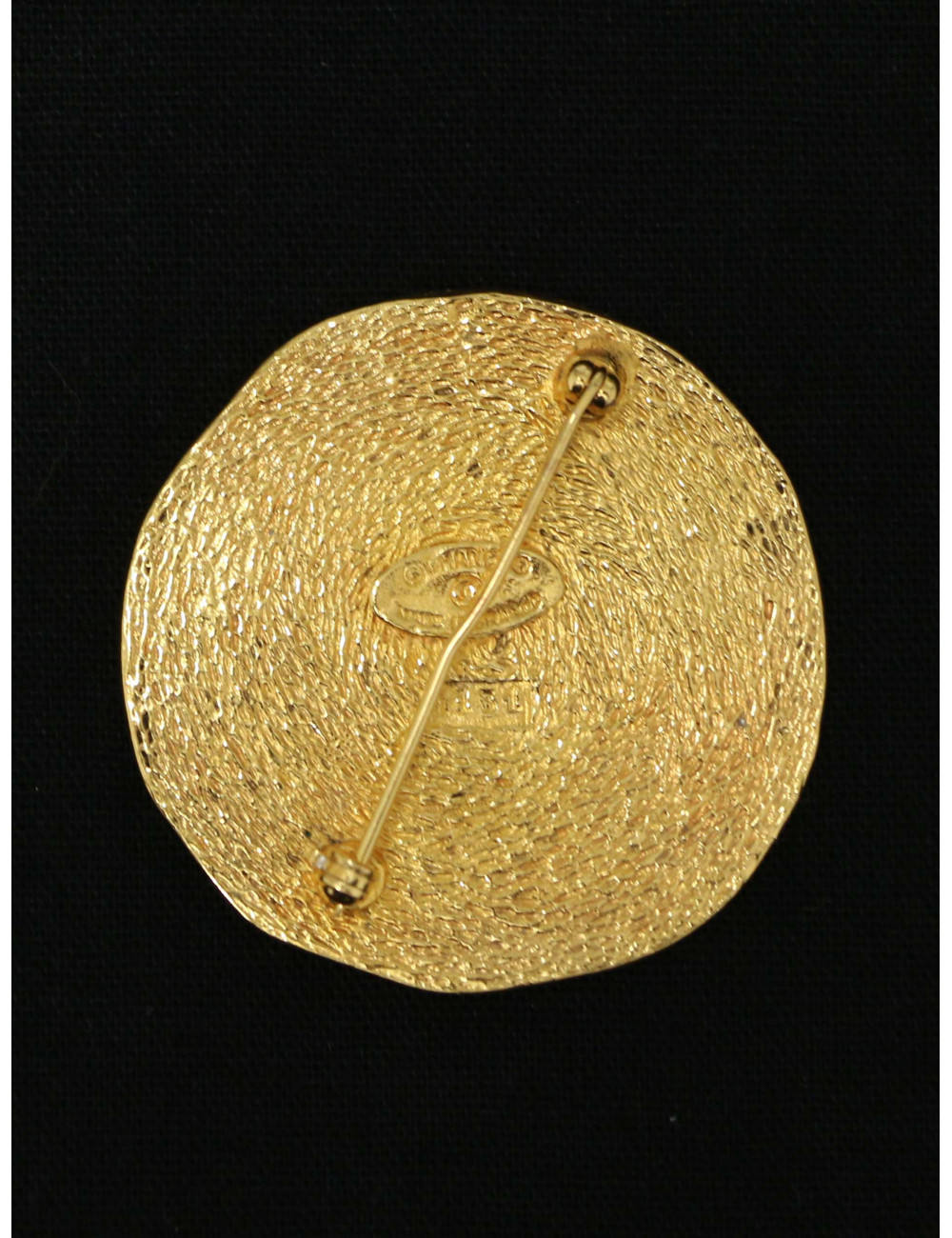 Broche Chanel 31 rue Cambon dorée
