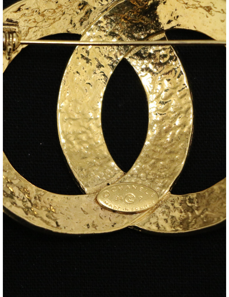Broche doré CC Chanel Printemps 1994