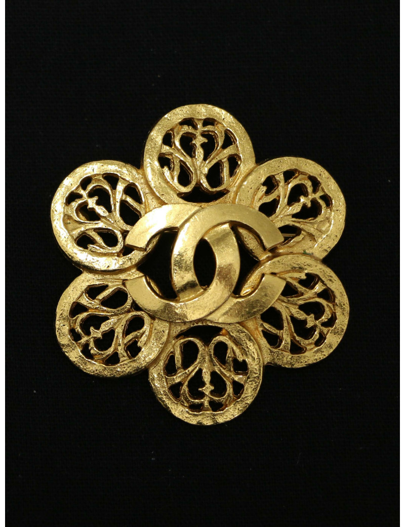 Broche Chanel dorée à ornements Automne 1995
