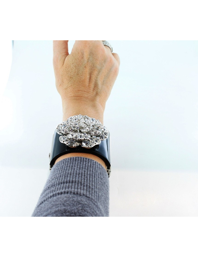 manchette CHANEL noire et camélia en brillants