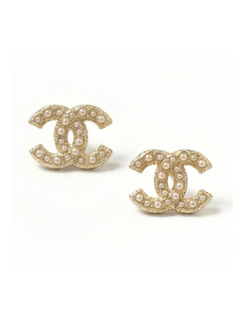 Clous d'oreilles Chanel perles