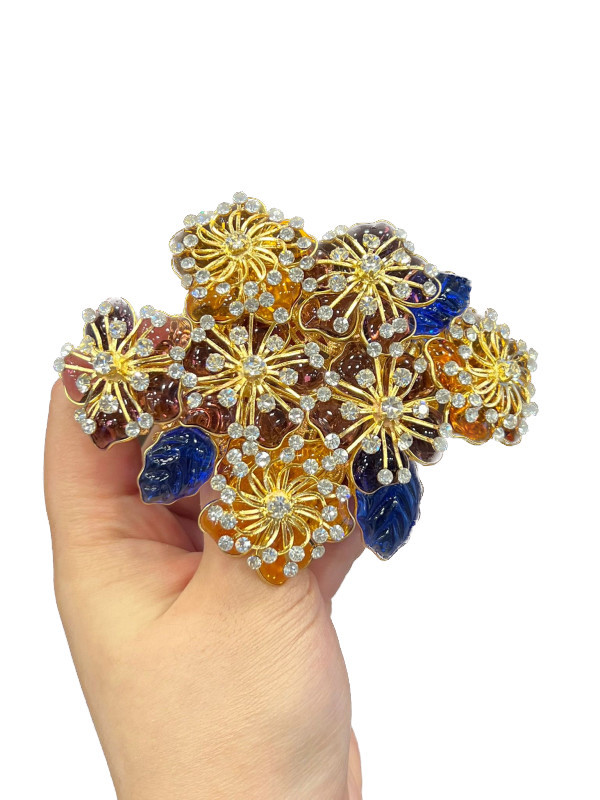 Broche Marguerite de Valois fleurs et cristaux