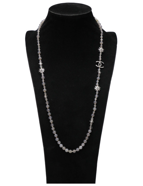 Sautoir Chanel perles grises étoiles