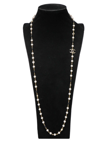 Sautoir Chanel doré perles noires et nacrées