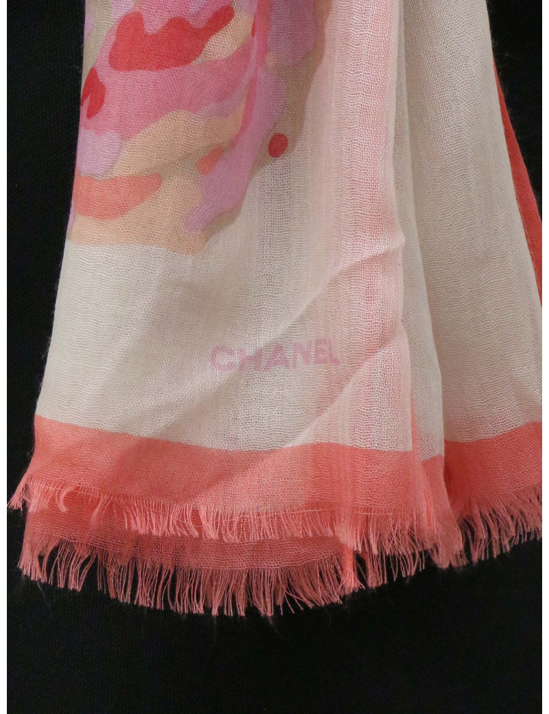 Foulard Chanel camélias rose