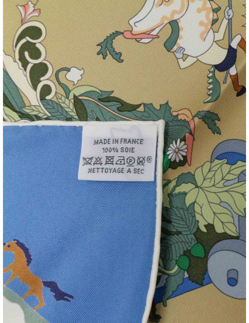 Carré Hermès Academia Hippica roulotté blanc