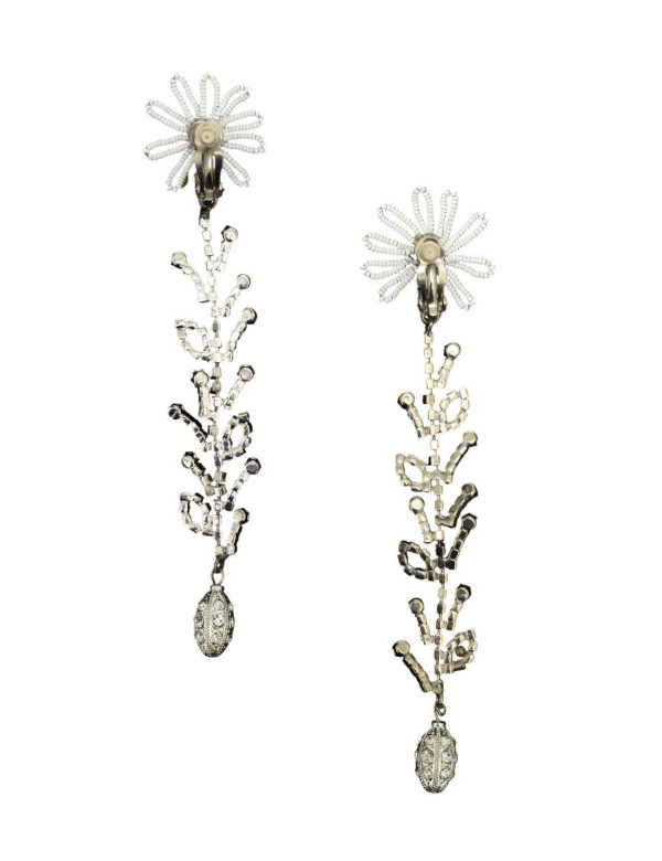Clips pendants CHRISTIAN LACROIX marguerite perles strass 2