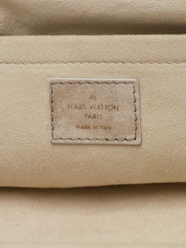 Sac Olympe Louis Vuitton Série limitée cuir embossé