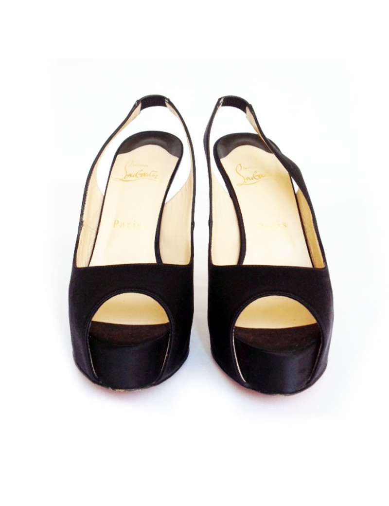 Escarpins CHRISTIAN LOUBOUTIN en satin noir