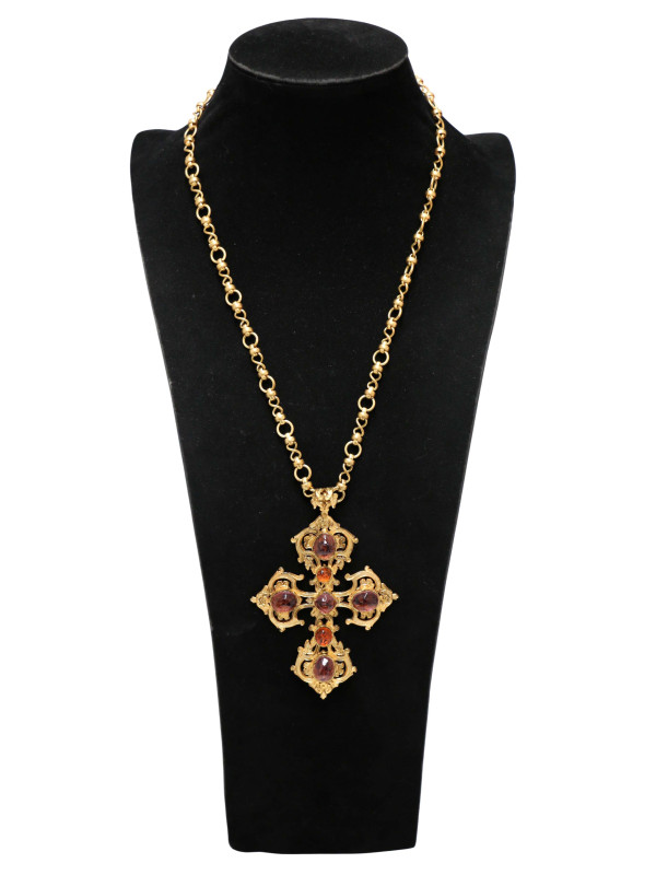 Sautoir Marguerite de Valois croix améthyste