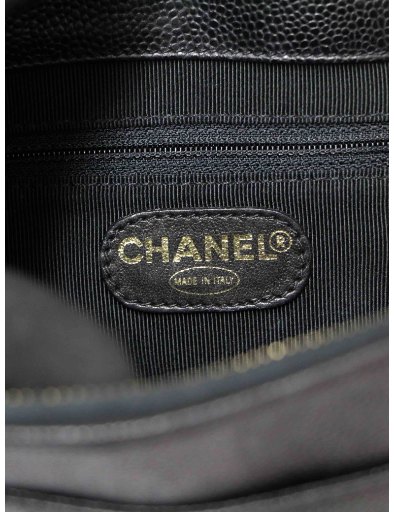 Sac porté épaule en caviar noir Chanel