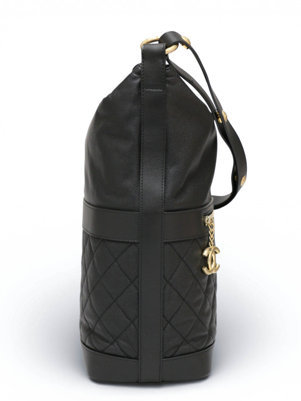 Sac Hobo Chanel cuir grainé noir