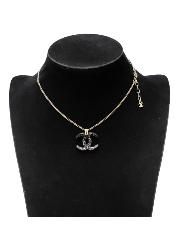 Collier Chanel CC noir