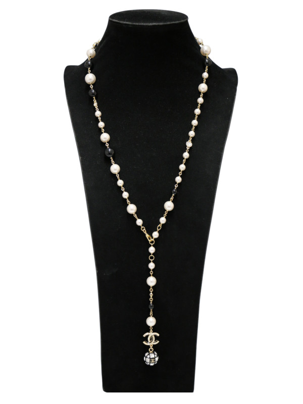 2024 Chanel pearl necklace with faceted ball