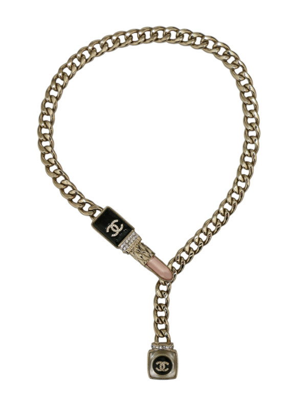 Collier Chanel lipstick
