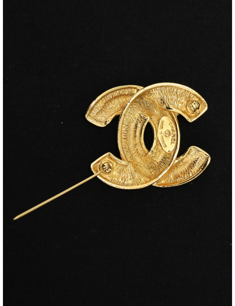Chanel quilted golden brooch