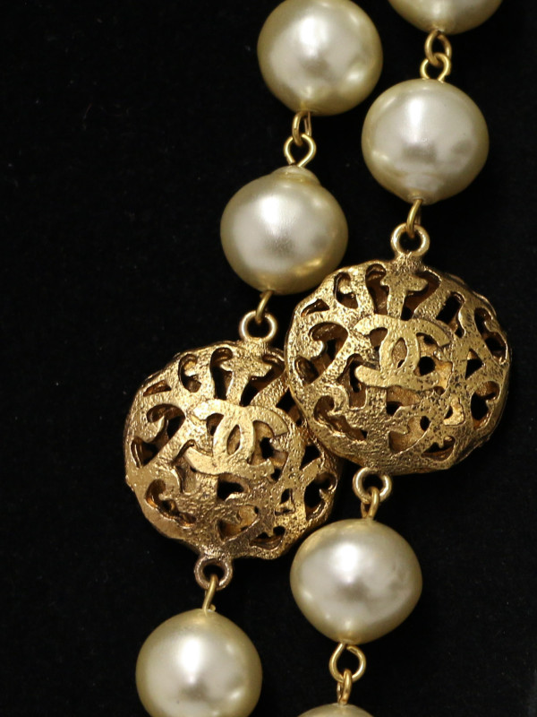 Sautoir Chanel couture perles pâte de verre