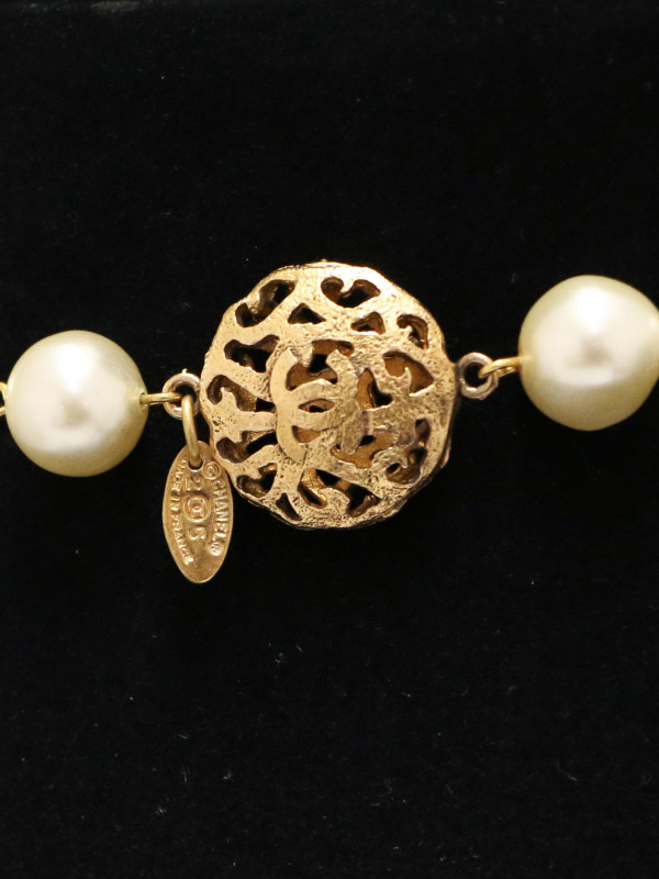 Sautoir Chanel couture perles pâte de verre