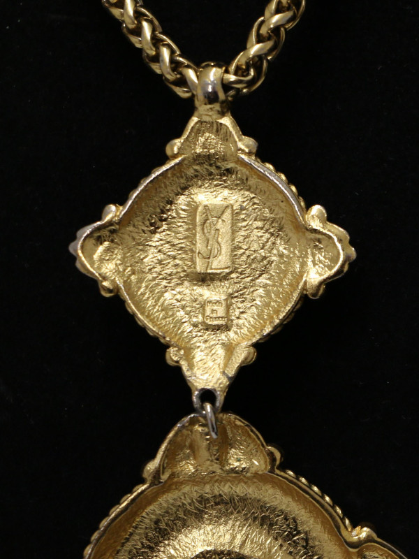 Couture Sautoir pendentif YVES SAINT LAURENT chaine palmier