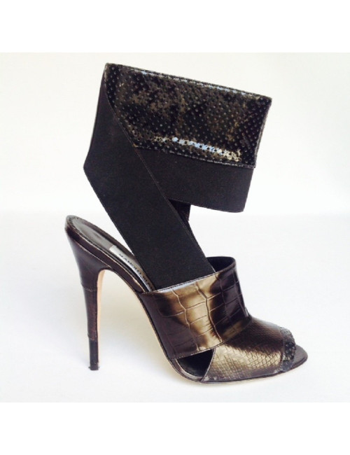 Sandales hautes en cuir noir imitation croco python MANOLO BLAHNIK T38