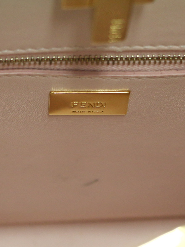 Peekaboo IseeU Fendi autruche beige rosé