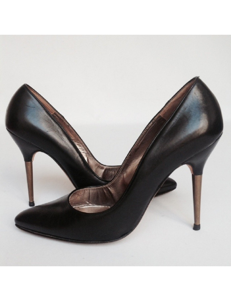 Escarpins en cuir noir MANOLO BLAHNIK T38