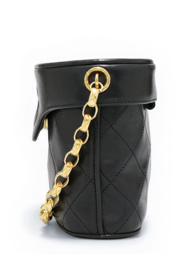 Sac rigide Chanel pompon et chaine bijou