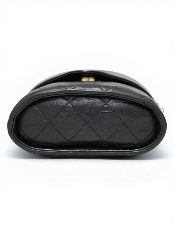 Sac rigide Chanel pompon et chaine bijou