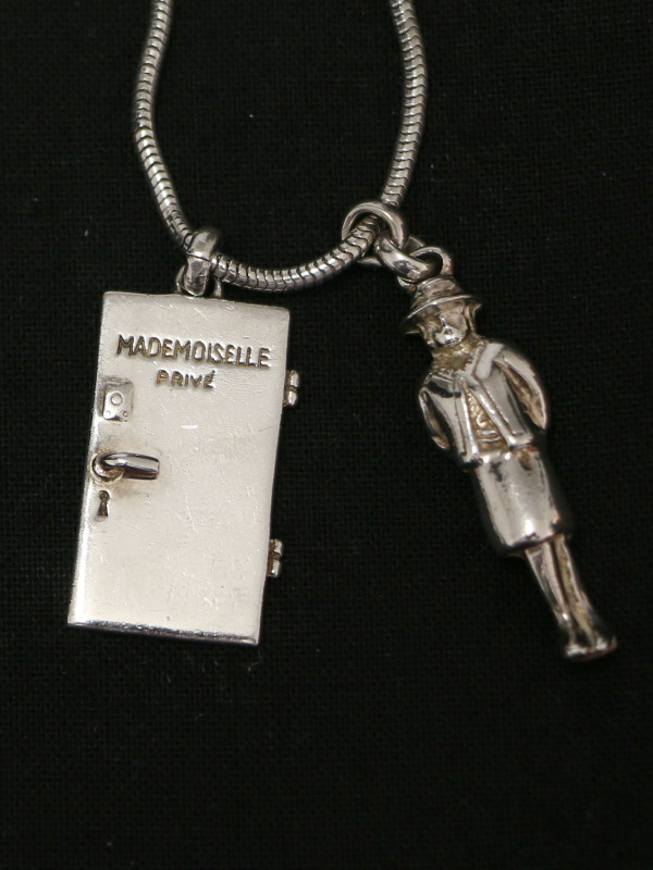 Collier Chanel Mademoiselle argent Vintage