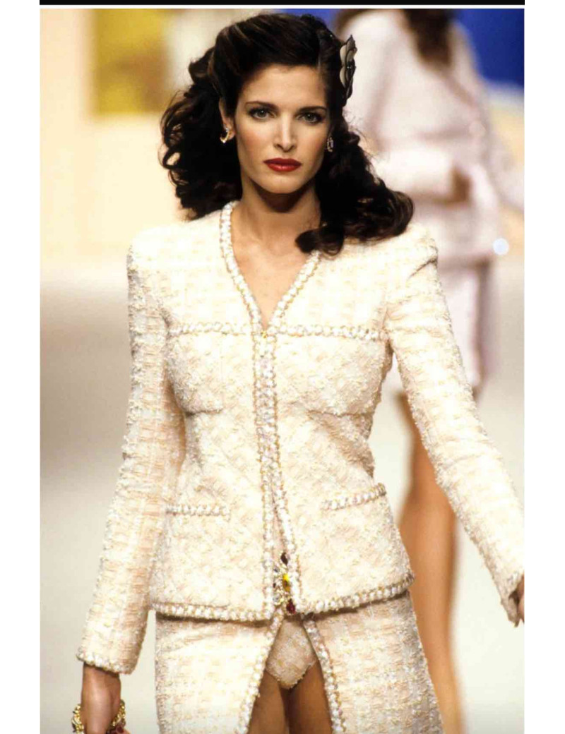 Tailleur Chanel 1995 tweed écru fils Collection Barbie