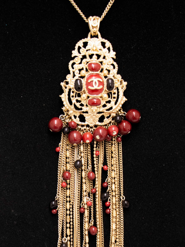 Collier pendentif Chanel Méiers d'art Paris-Bombay