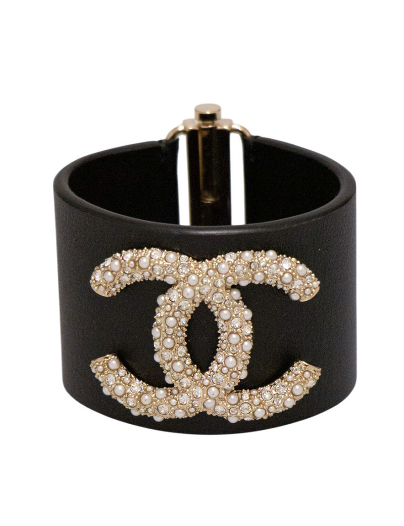 Bracelet Manchette Chanel CC Perles & Strass Dorés en Cuir Noir