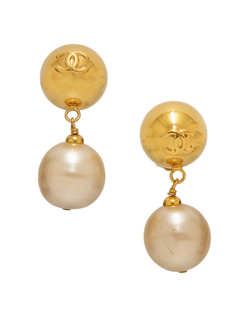 Boucles d'oreilles pendantes perles Chanel
