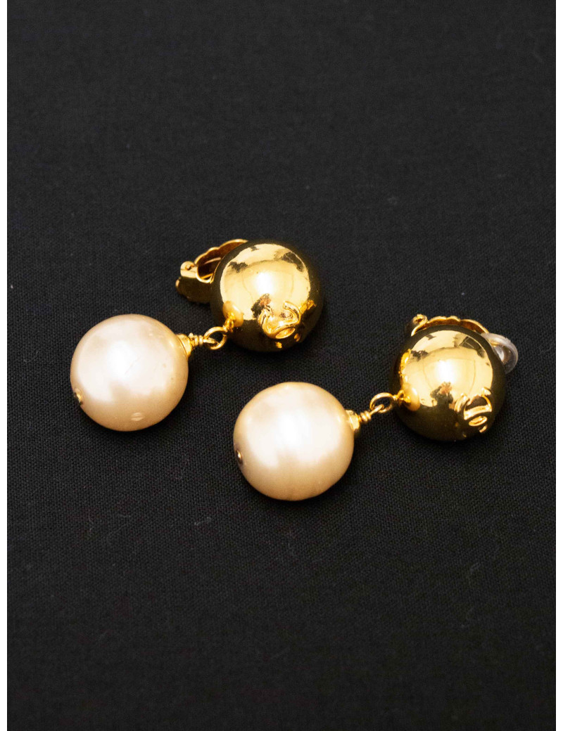 Boucles d'oreilles pendantes perles Chanel