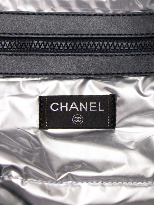 Sac de voyage Chanel Airlines éponge avec ses accessoires