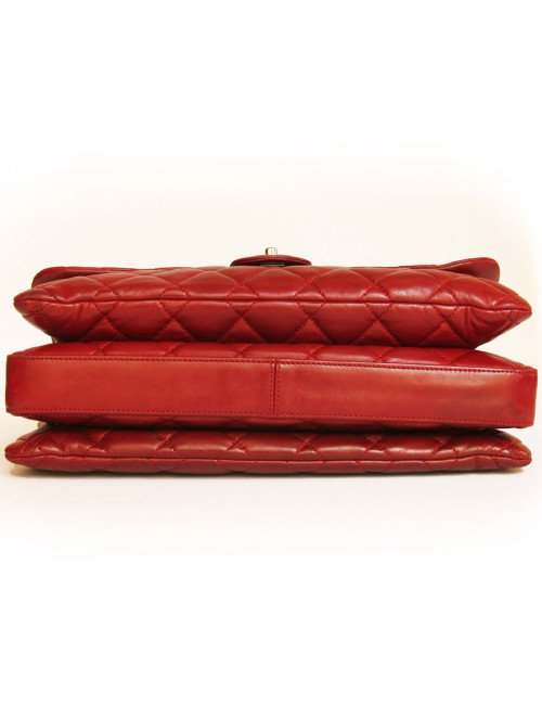 Sac en cuir matelassé rouge CHANEL