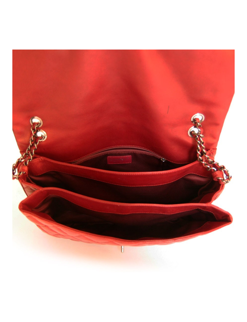 Sac en cuir matelassé rouge CHANEL