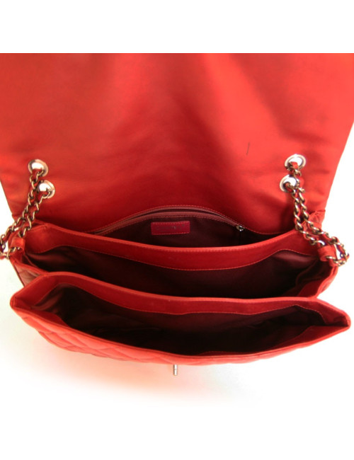 Sac en cuir matelassé rouge CHANEL