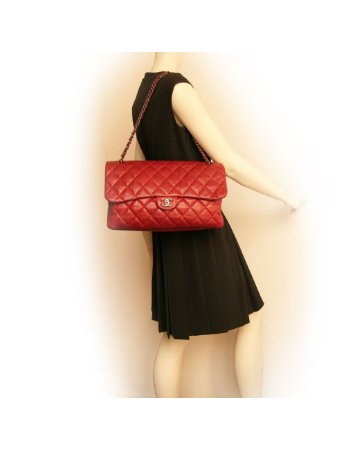 Sac en cuir matelassé rouge CHANEL