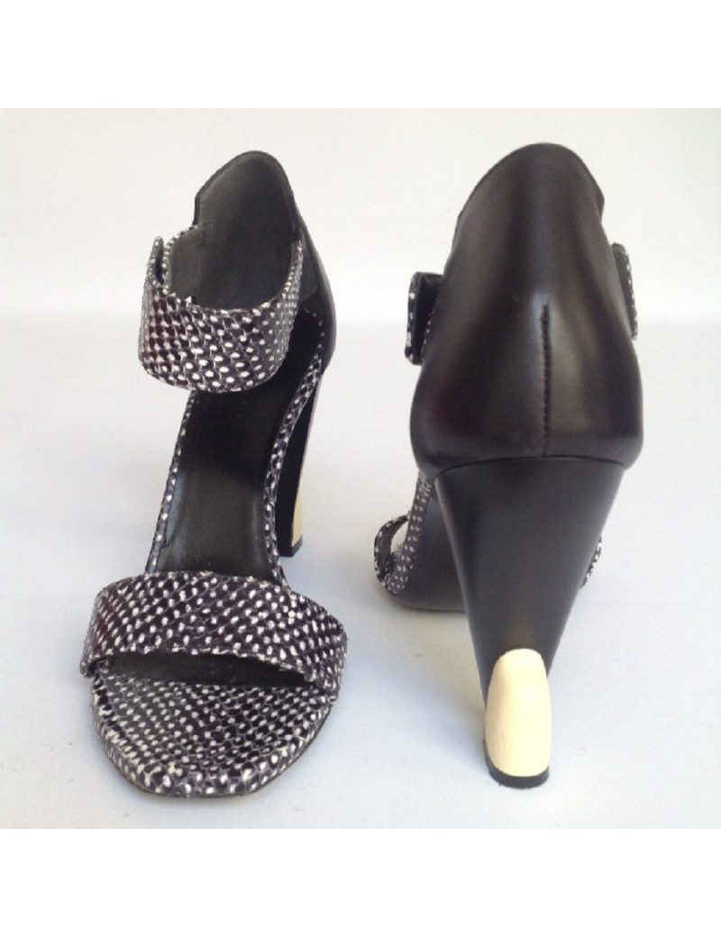 Sandales hautes python noir et blanche BALENCIAGA T38,5