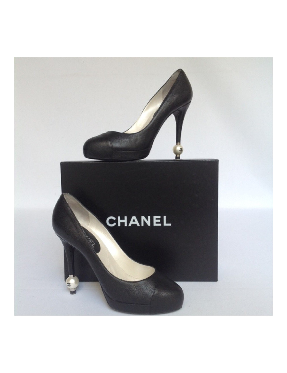 Escarpins CHANEL T 40,5 en cuir noir
