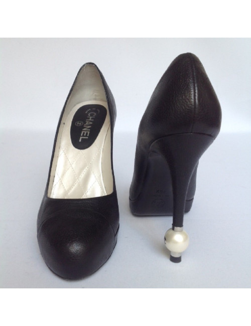 Escarpins CHANEL T 40,5 en cuir noir