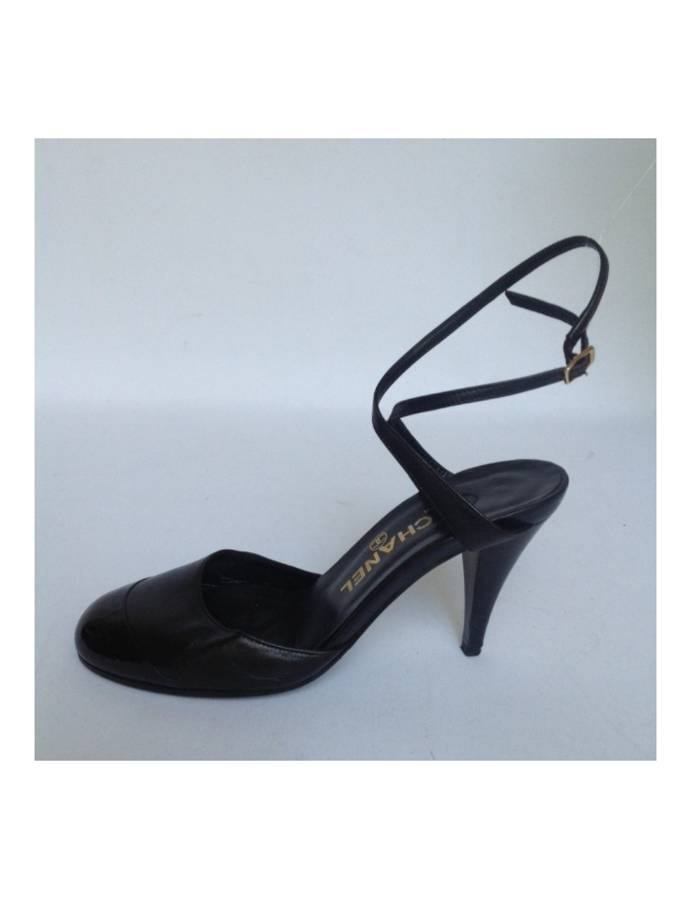 Escarpins CHANEL  T37.5 cuir verni